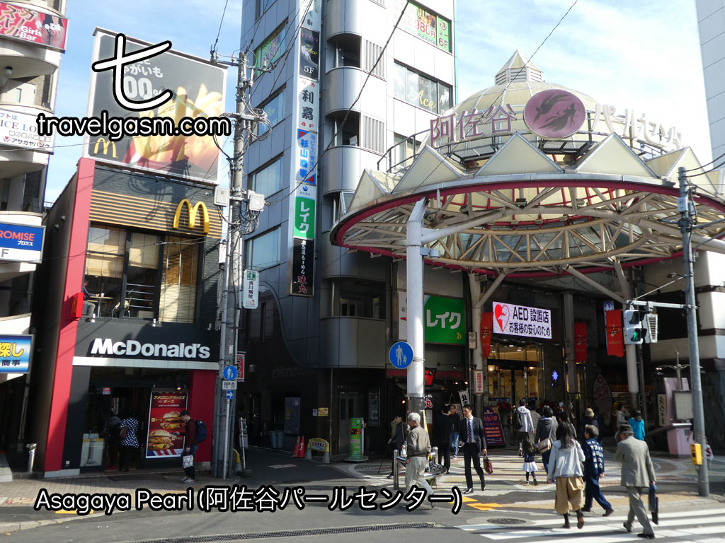 This shotengai is appreciated for its attractive roof and its diversity of shops.